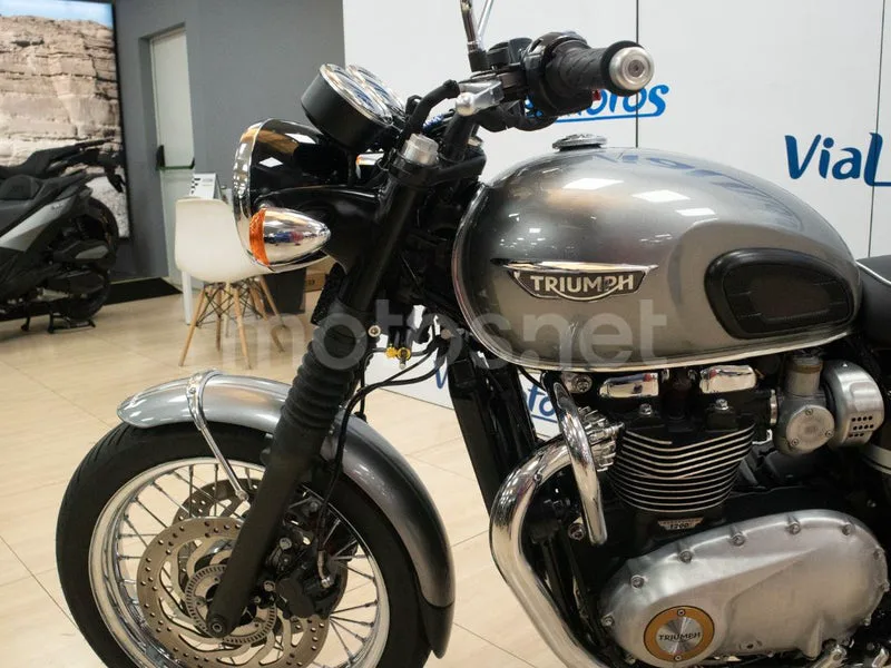 Triumph Bonneville T120 - Vista 12
