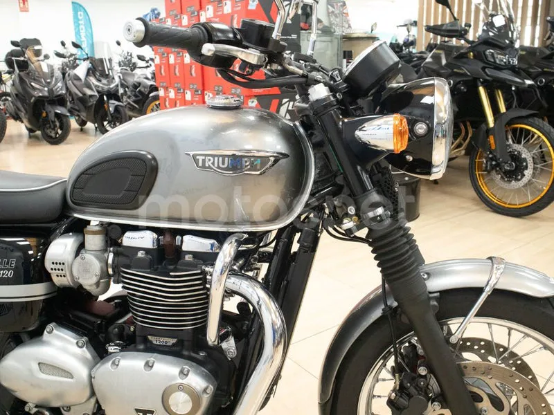 Triumph Bonneville T120 - Vista 13