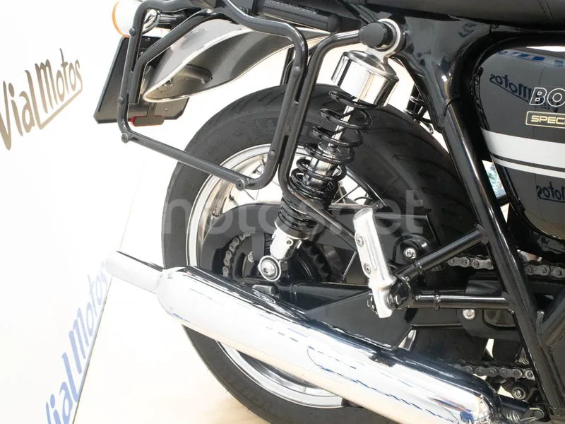 Triumph Bonneville T120 - Vista 19