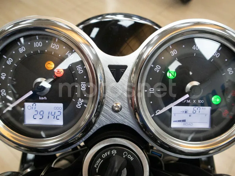 Triumph Bonneville T120 - Vista 7