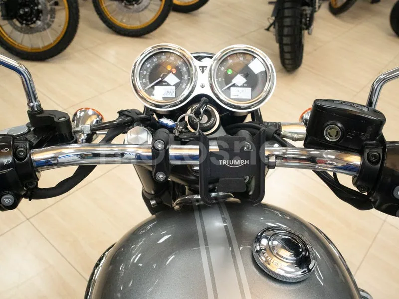 Triumph Bonneville T120 - Vista 10