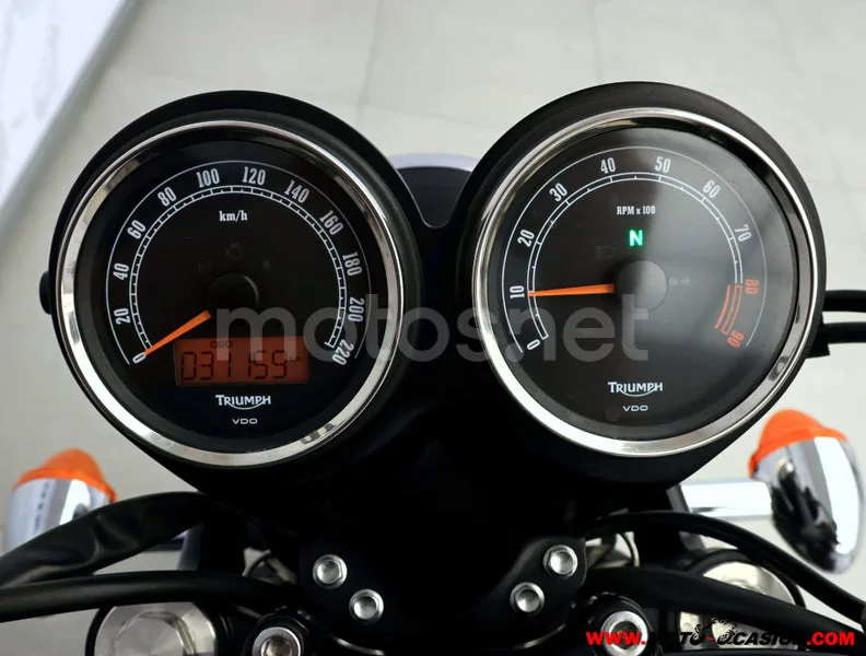 Triumph Bonneville T100 - Vista 6