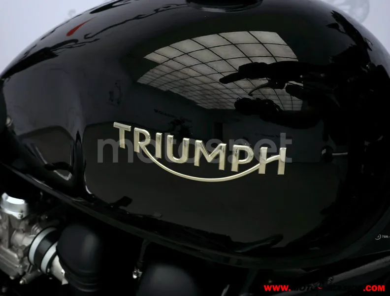 Triumph Bonneville T100 - Vista 9