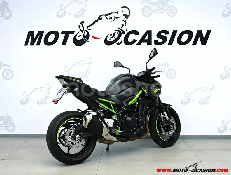 Kawasaki Z900 - Vista 3