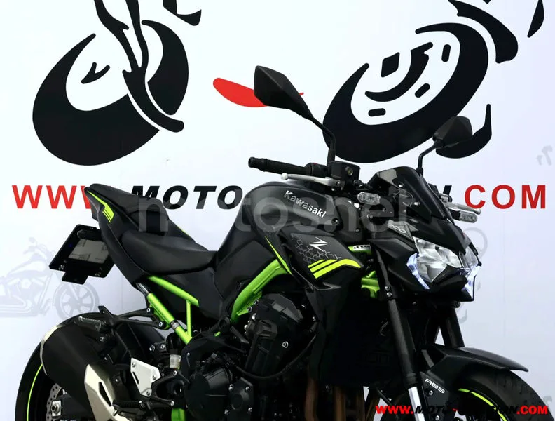 Kawasaki Z900 - Vista 4