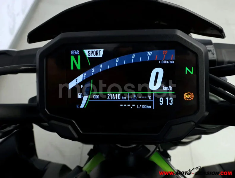 Kawasaki Z900 - Vista 6