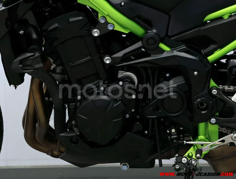 Kawasaki Z900 - Vista 10