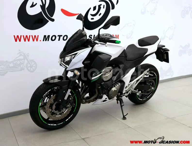 Kawasaki Z800 - Vista 8