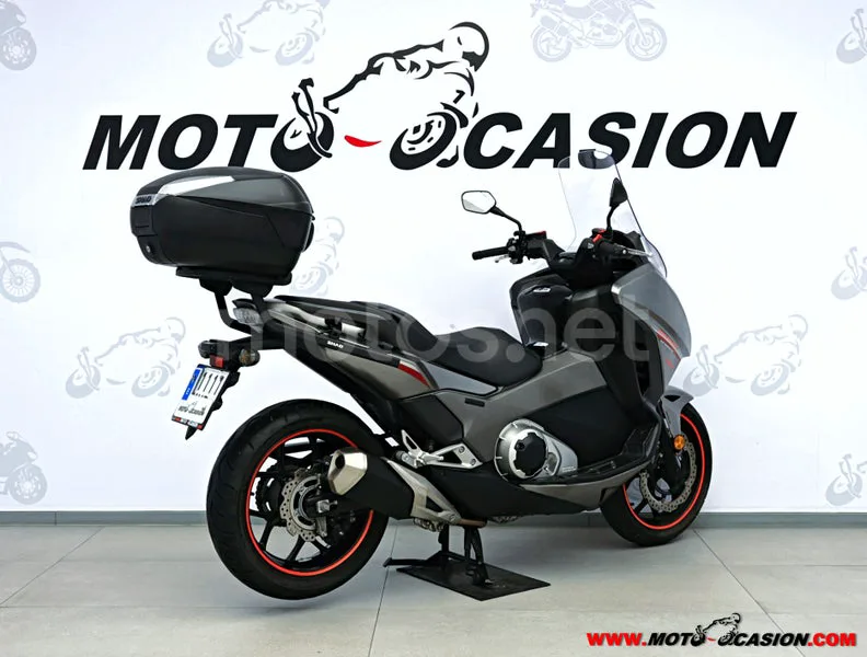 Honda Integra 750 S - Vista 3