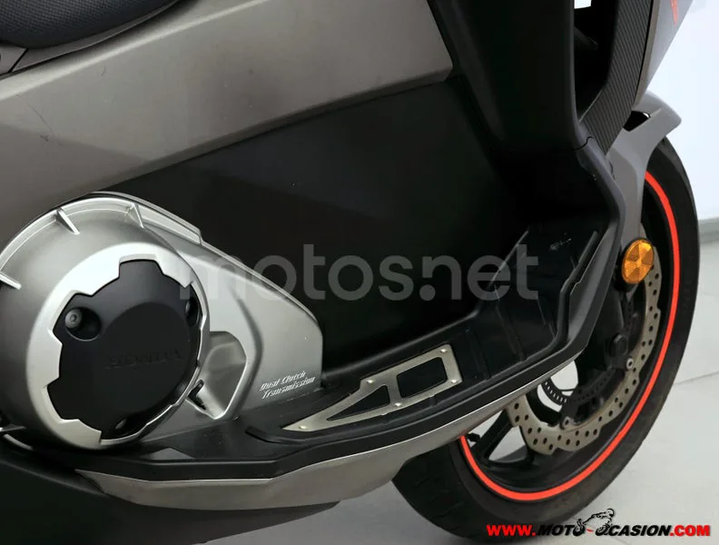 Honda Integra 750 S - Vista 5