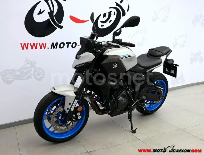 Yamaha MT-07 - Vista 8