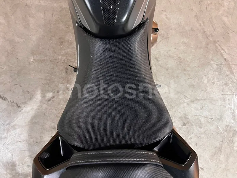 Honda CBR500R - Vista 11