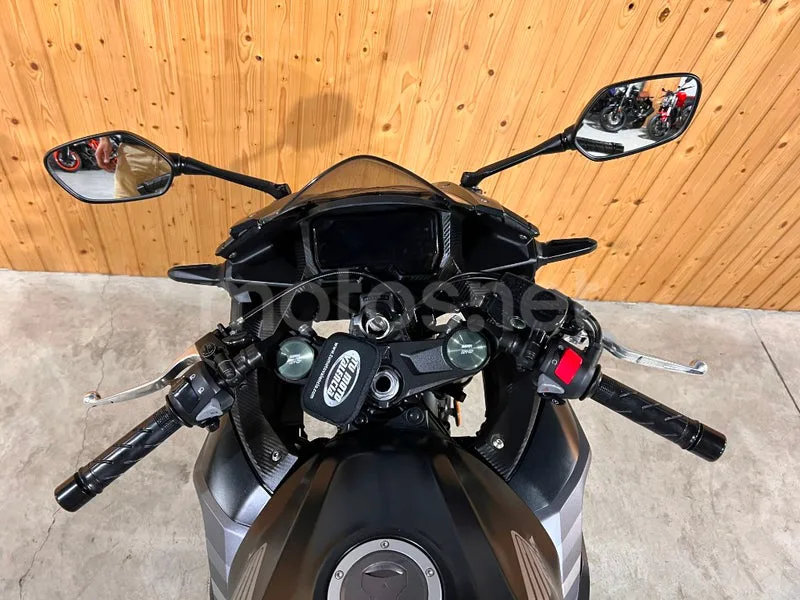 Honda CBR500R - Vista 14