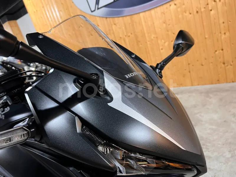Honda CBR500R - Vista 30