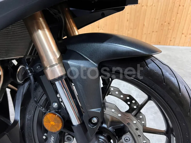 Honda CBR500R - Vista 34
