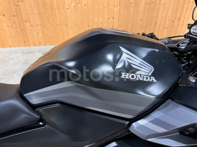 Honda CBR500R - Vista 45