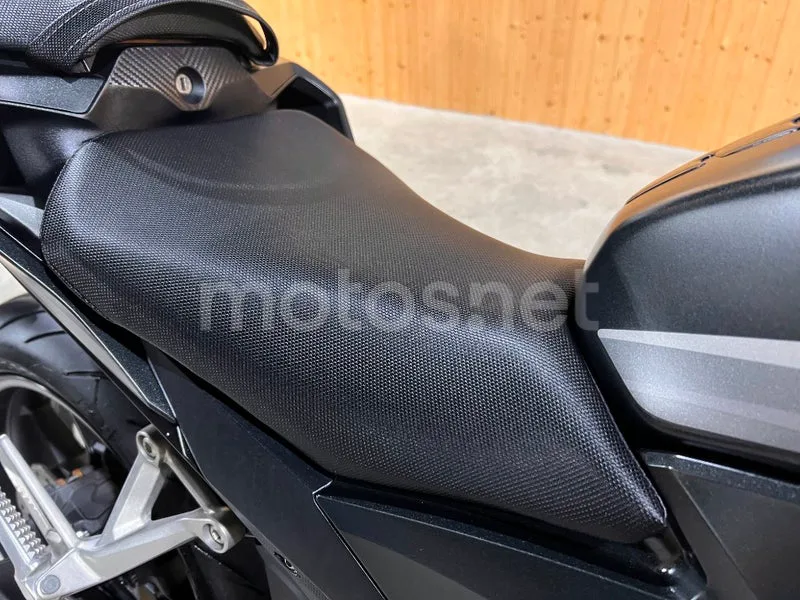 Honda CBR500R - Vista 48
