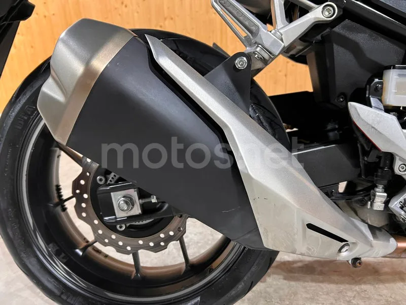 Honda CBR500R - Vista 53