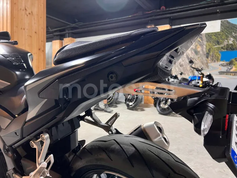 Honda CBR500R - Vista 56