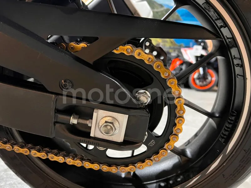 Honda CBR500R - Vista 60
