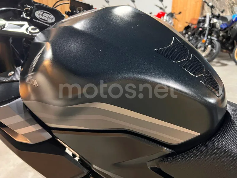 Honda CBR500R - Vista 66