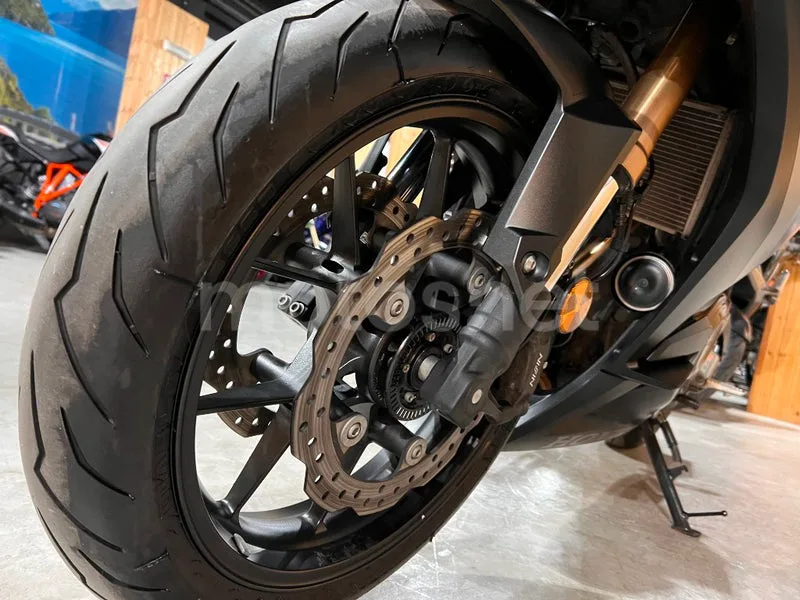 Honda CBR500R - Vista 77