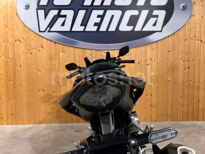 Honda CBR500R - Vista 9