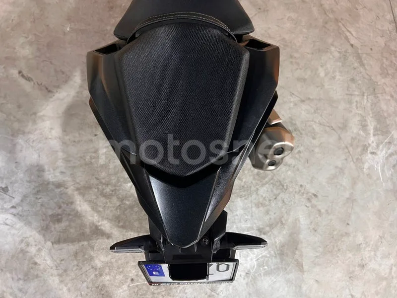 Honda CBR500R - Vista 10