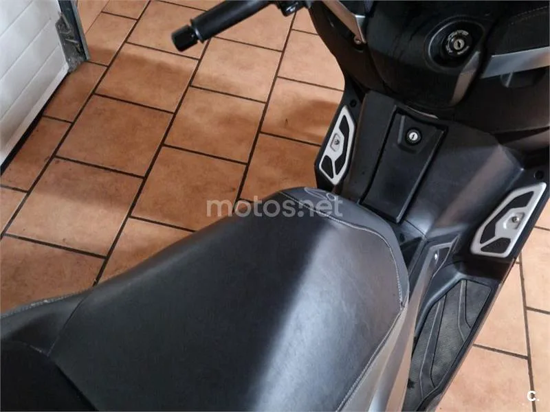 Yamaha XMAX 250 - Vista 7