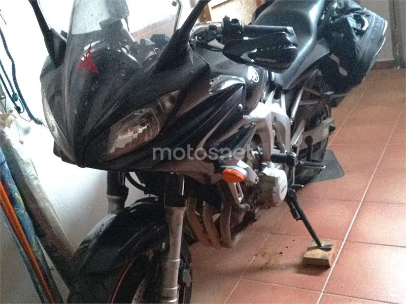 Yamaha FZ6 Fazer - Vista 4