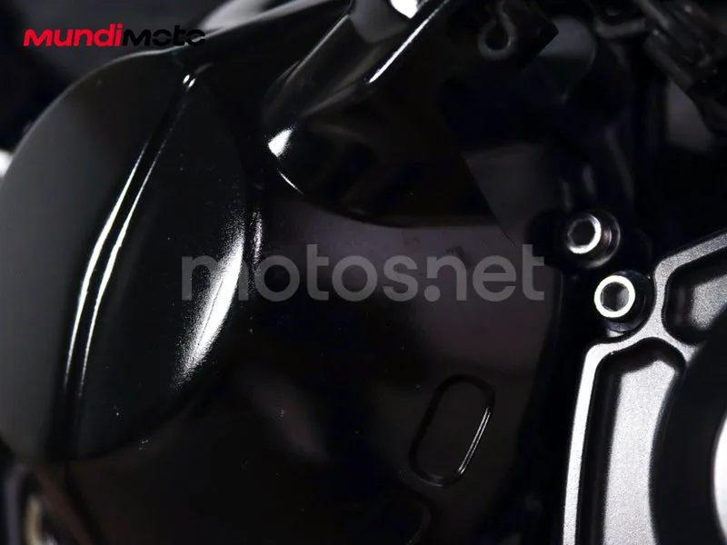 Yamaha MT-09 - Vista 18