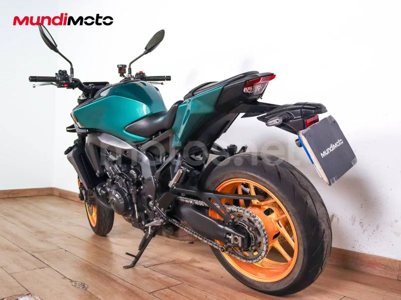 Yamaha MT-09 - Vista 8
