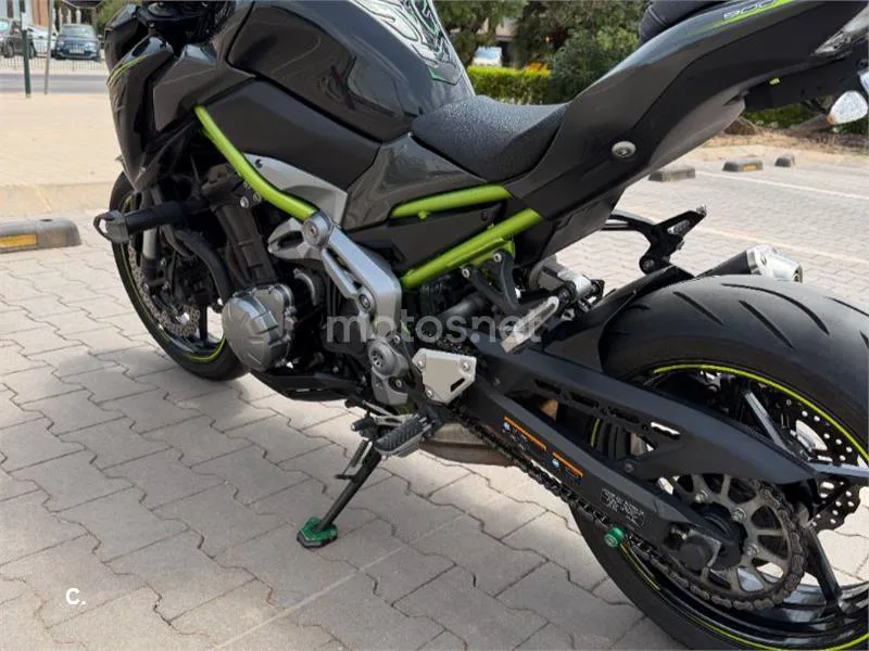 Kawasaki Z900 - Vista 4