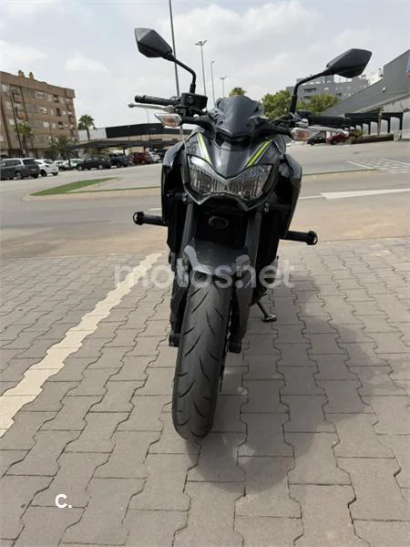 Kawasaki Z900 - Vista 5