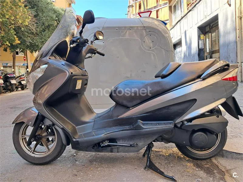 Suzuki Burgman 125 890 € 2010 Barcelona - 2