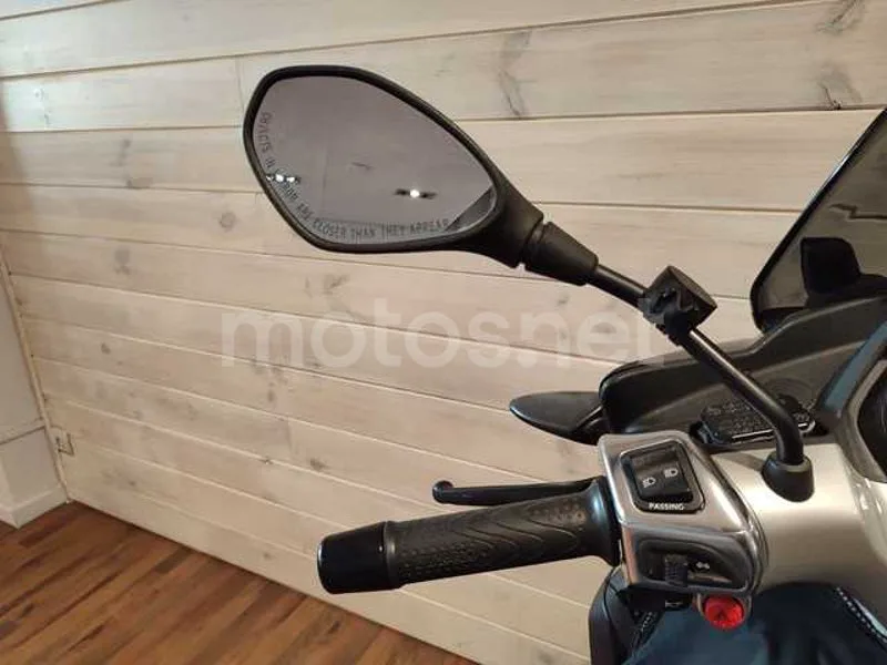 Piaggio MP3 - Vista 11