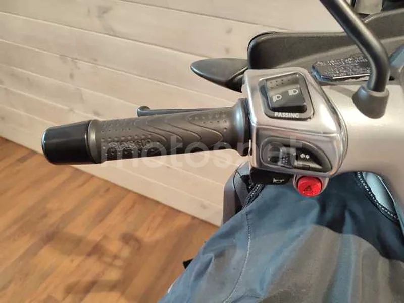 Piaggio MP3 - Vista 12
