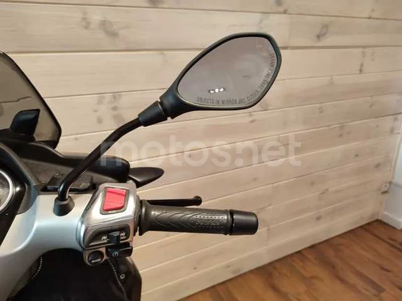 Piaggio MP3 - Vista 15