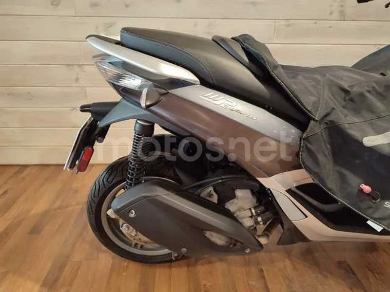 Piaggio MP3 - Vista 7