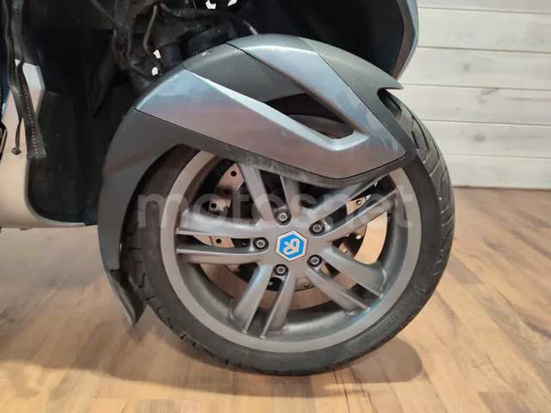 Piaggio MP3 - Vista 9