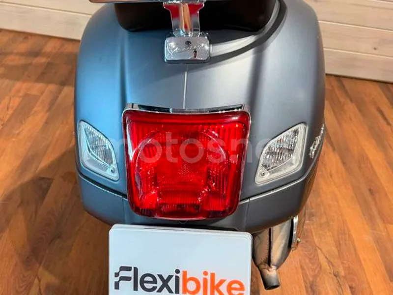 Vespa GTS 300 - Vista 6