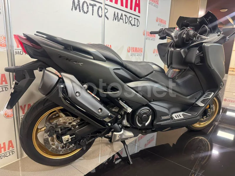 Yamaha TMAX 560 - Vista 4