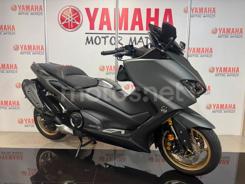 Yamaha TMAX 560 - Vista 8