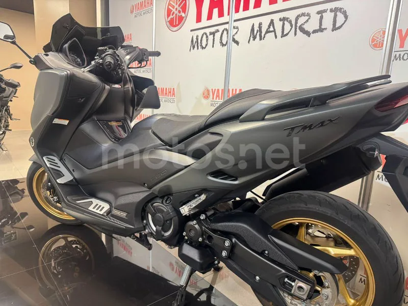 Yamaha TMAX 560 - Vista 10