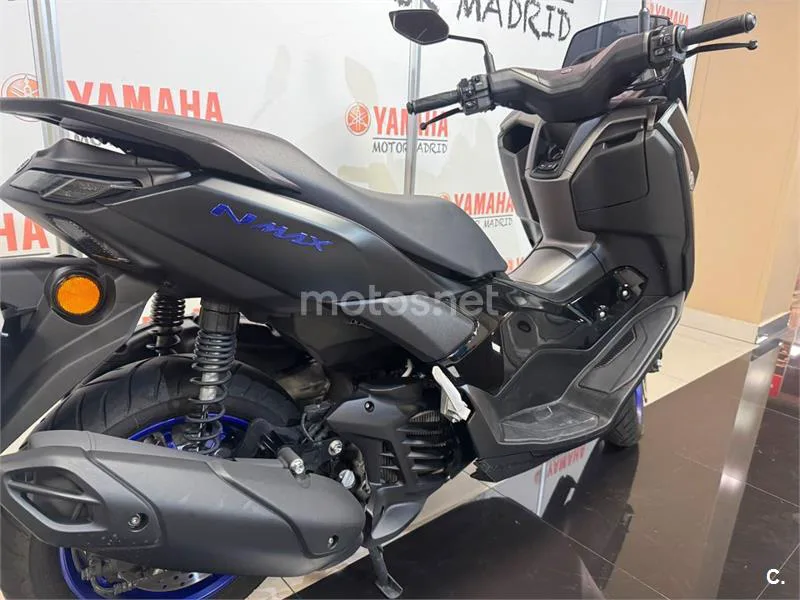 Yamaha NMAX - Vista 4