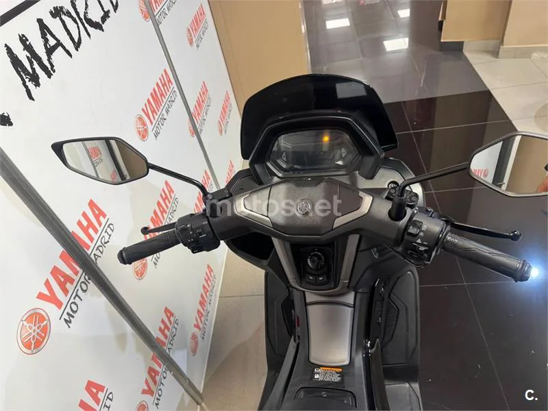 Yamaha NMAX - Vista 7