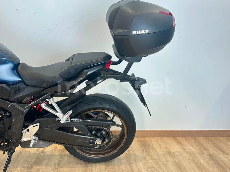 Honda CB650R - Vista 3