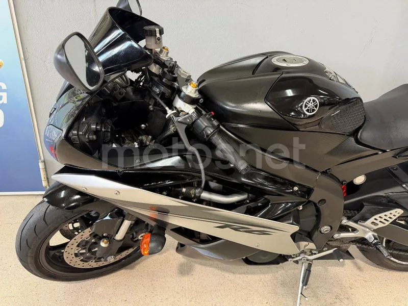 Yamaha YZF-R6 - Vista 6