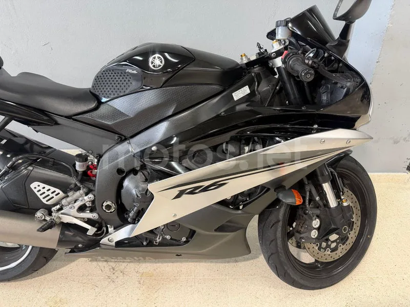 Yamaha YZF-R6 - Vista 10