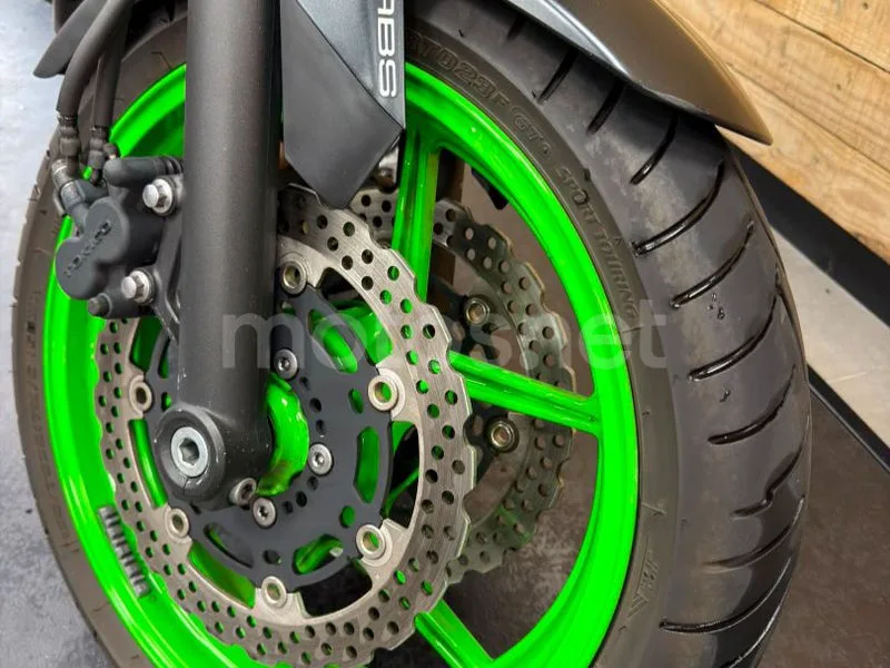 Kawasaki ER-6n - Vista 11